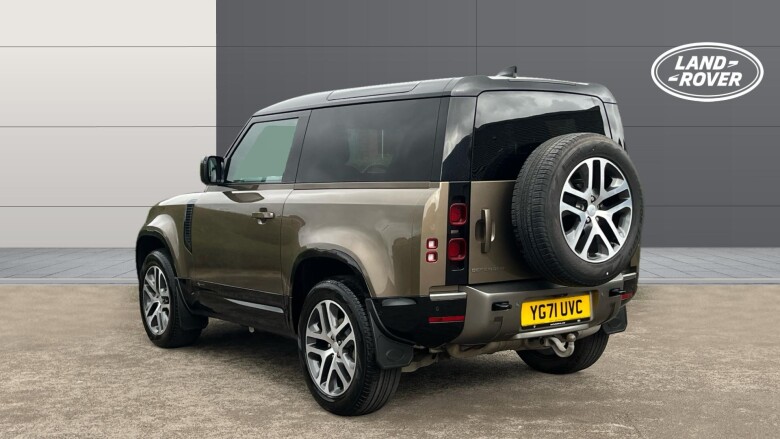 Land Rover Defender 3.0 D250 X-Dynamic S 90 3dr Auto Diesel Estate